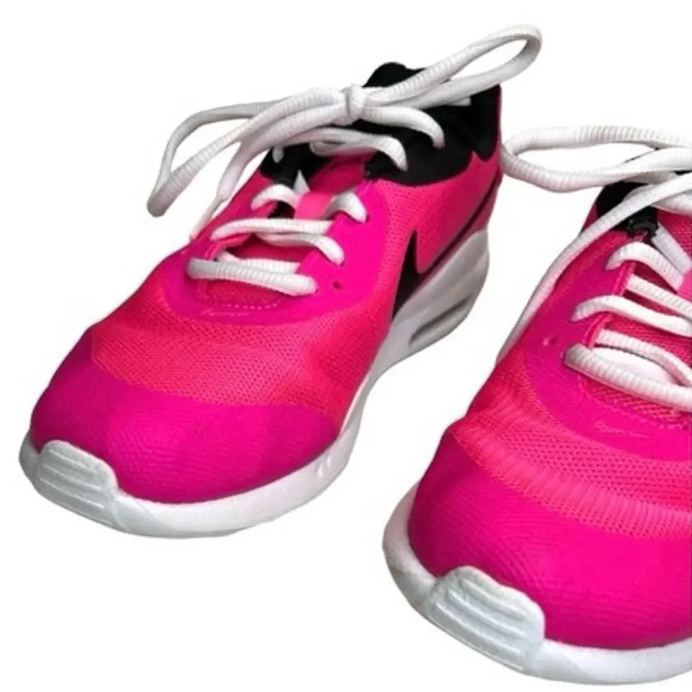Nike air max hyper pink sneakers youth 6 active wear running workout sports